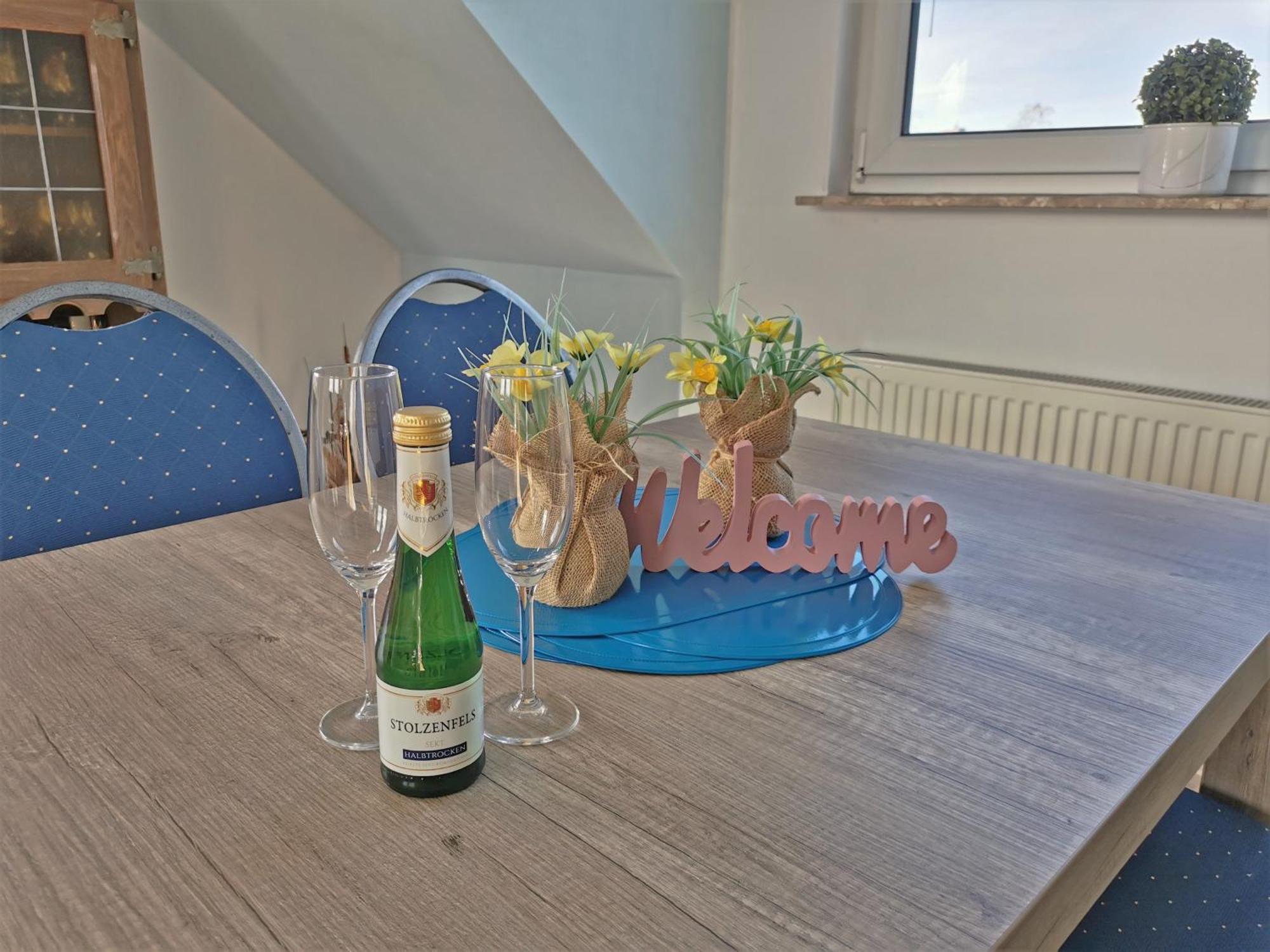 Thiessen - Ferienwohnung Mit Sonnigem Balkon Silberstedt ภายนอก รูปภาพ